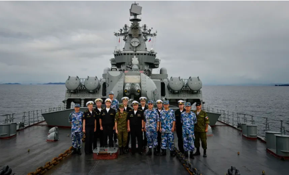 中俄艦隊會師！ 055編隊配置超俄太平洋艦隊，俄海軍臉色掛不住了
