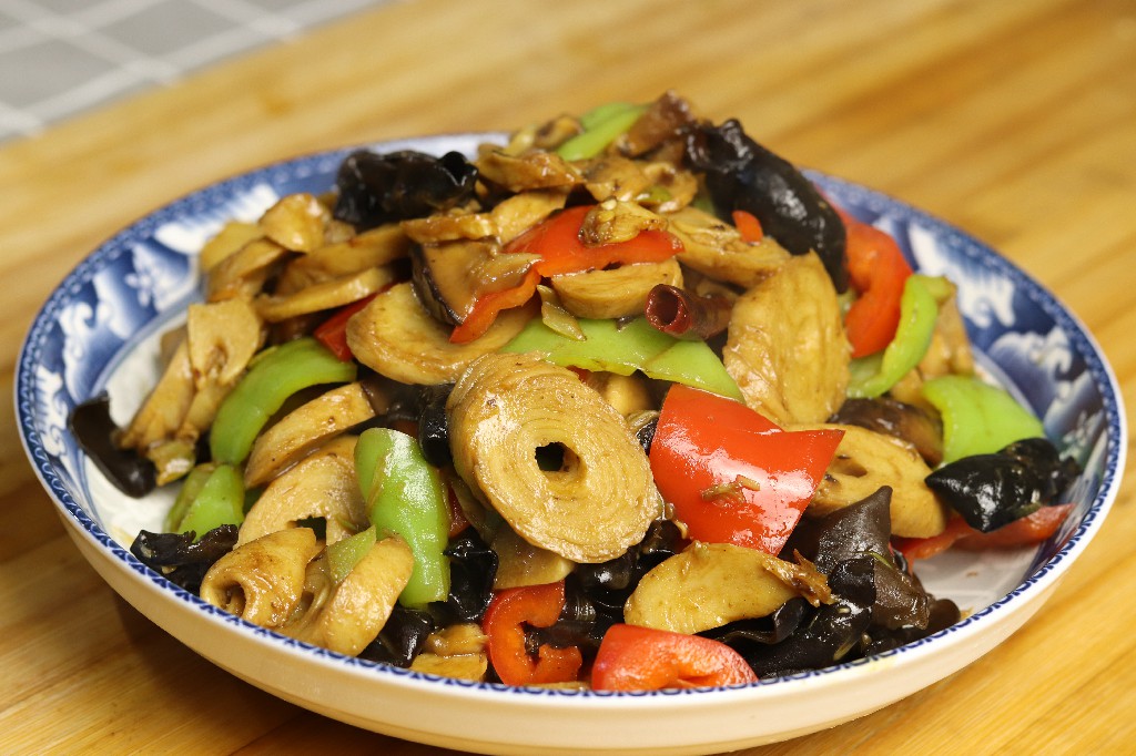 面筋别烤着吃了，试试这样新吃法，开胃又解馋，饭店都买不到