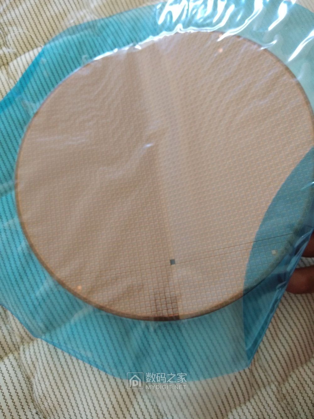 高逼格手办！整套晶圆片讲解，带领你进入芯片的内部世界