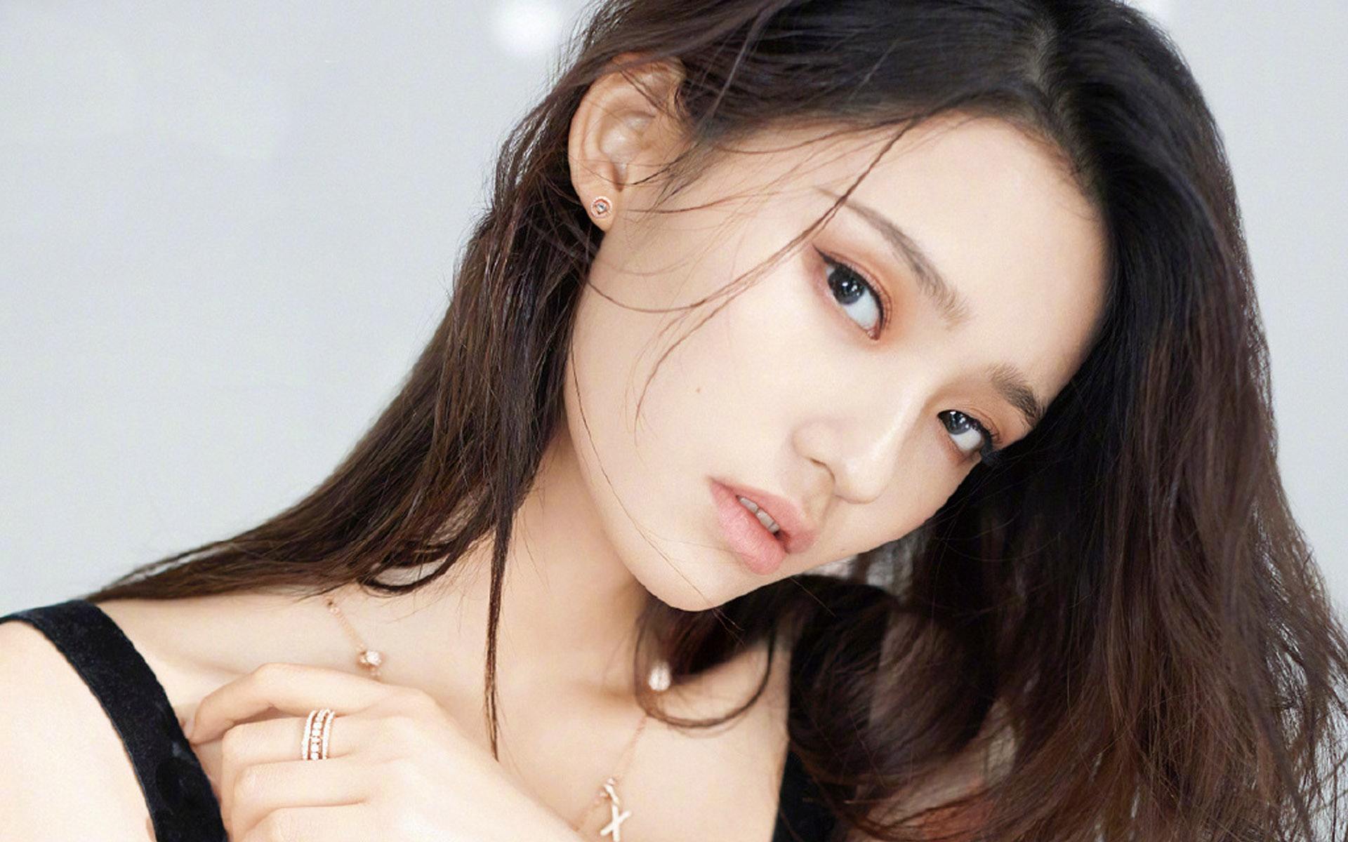 但在感情上,处女座比较依赖和比较迟钝,有点小孩的天真和俏皮.