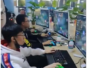 高一成绩全校倒数，高考以第一考上北大，网瘾少年如何逆袭成功？