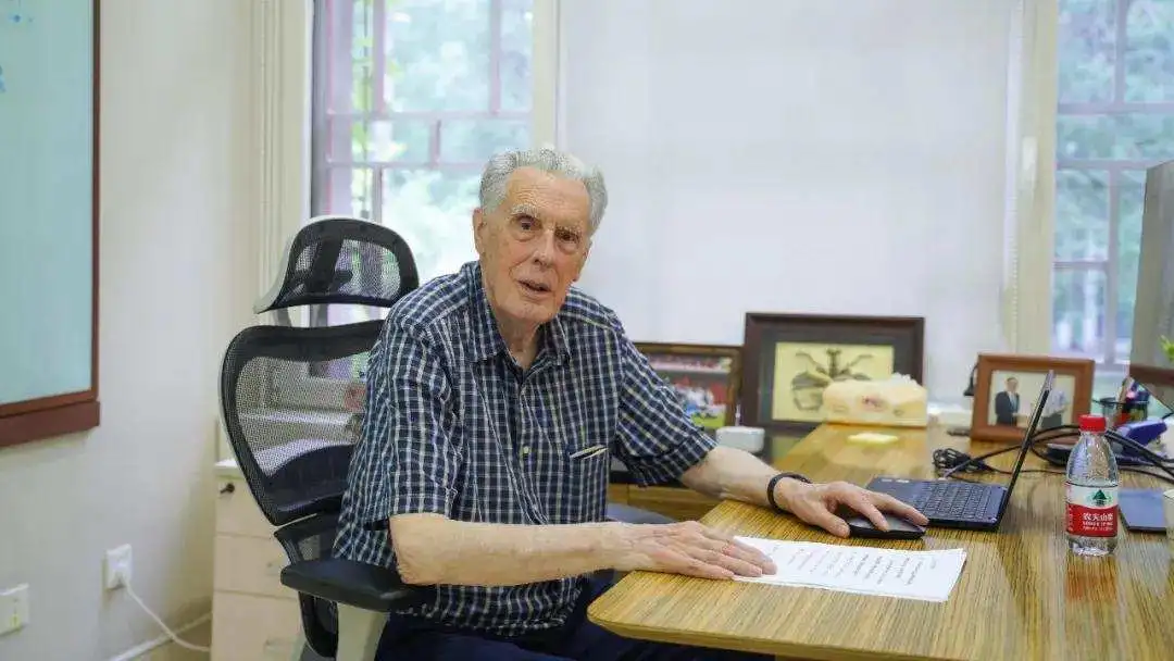 图灵奖得主吐槽中国高校「重科研，轻教育」怪象！你怎么看？