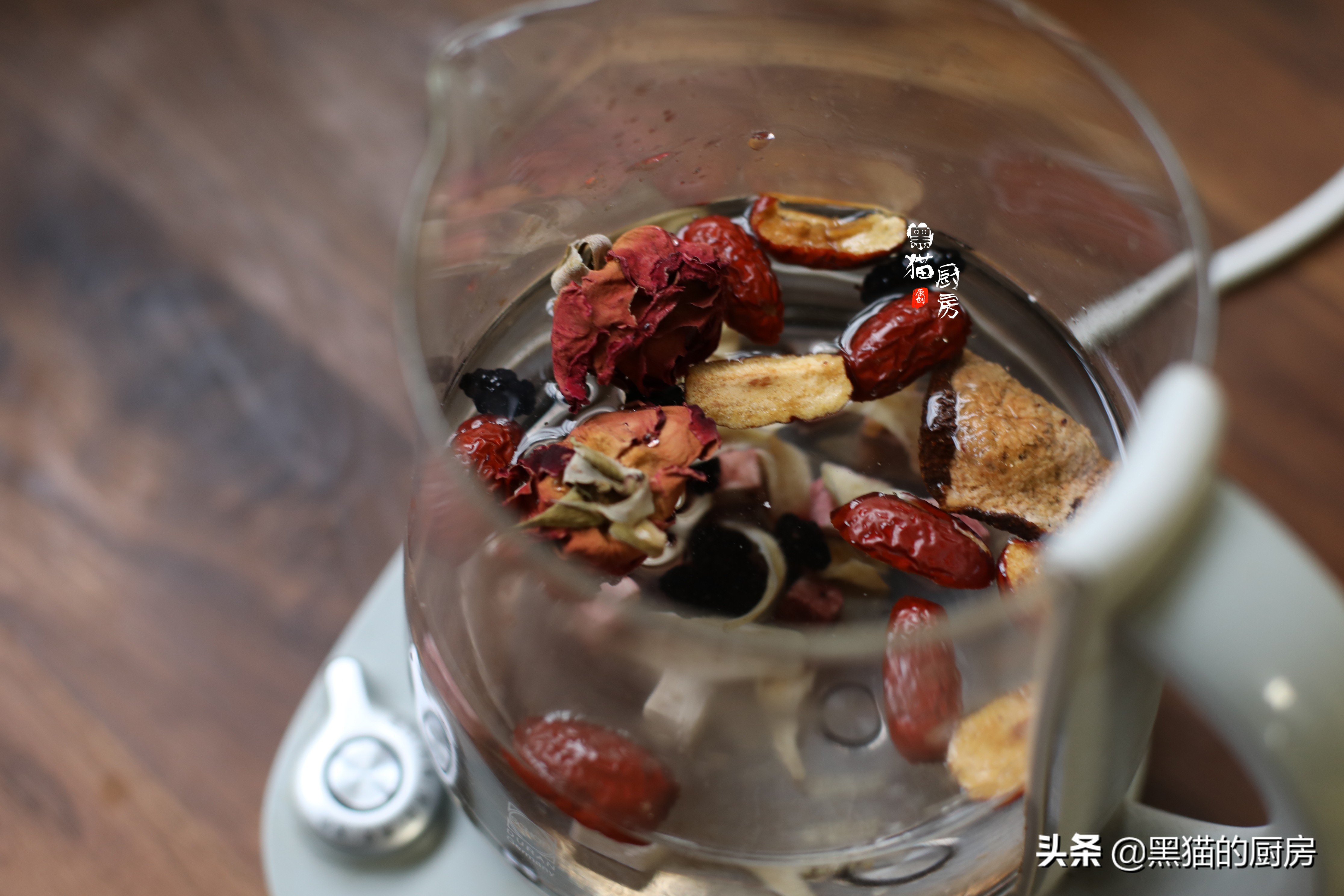 孙俪同款养生茶，配好一星期的量，简单一煮，补血助眠晚上睡得香