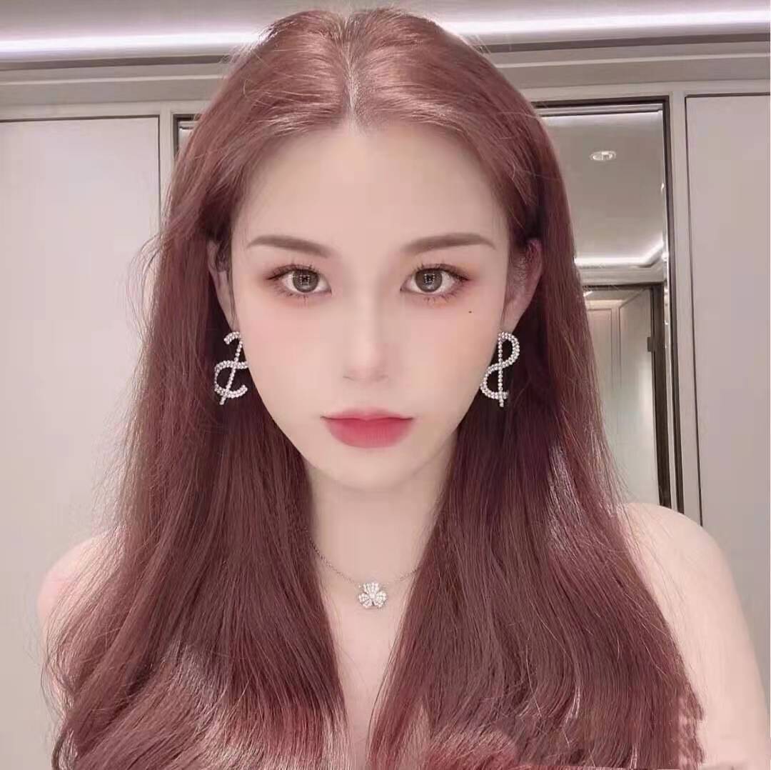 别染"黄头发"了,选择今年受宠的6款发色,显白又时髦