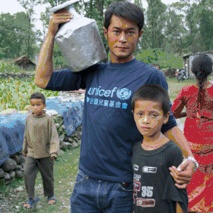 古天乐曾捐赠111所学校，而10年前这所希望小学，如今却彻底荒凉
