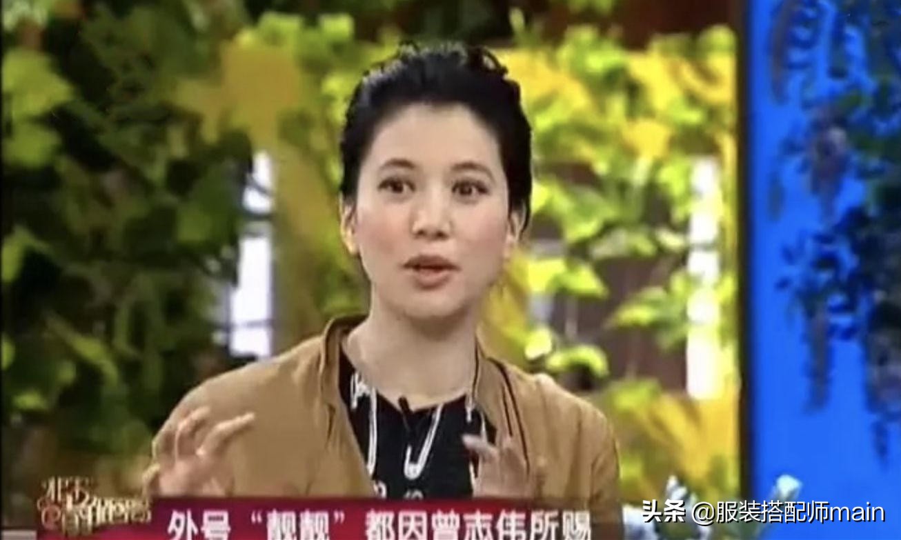 以19岁出名，两次金像奖电影后，性情豪言直语，只被张智霖宠爱了30年