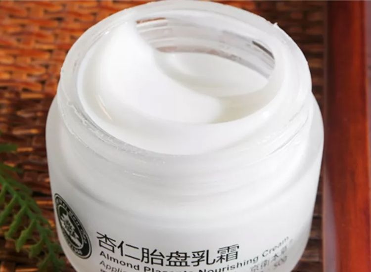 女人过了50岁，秋冬面霜就选老国货！这5款保湿又抗老，不用可惜