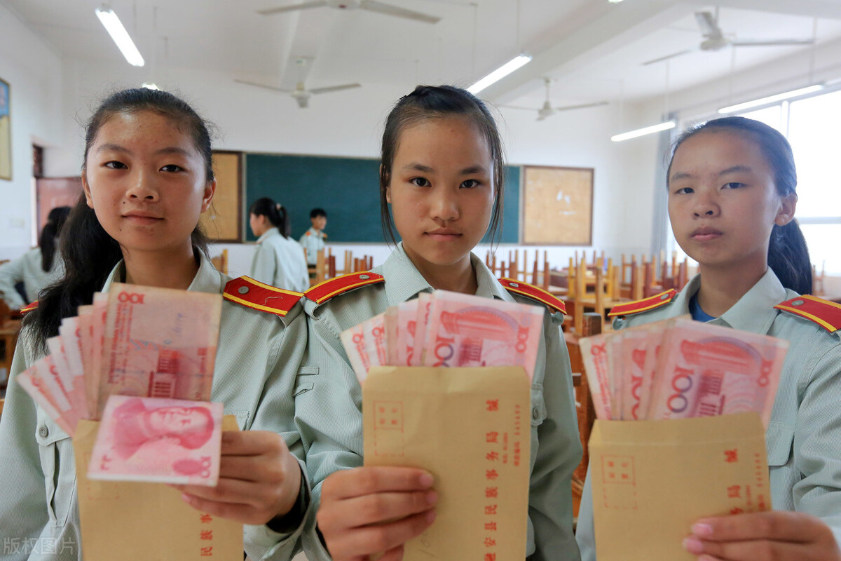 公立幼儿园VS私立幼儿园，差距明显选哪个？体验7家后我有了答案