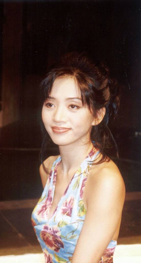 1992年5月4日午夜,黄朗维打梅艳芳一巴掌,第二天被砍成重伤遭灭口