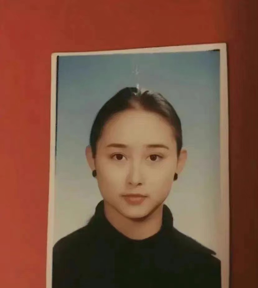 中戏96级艺考证件照曝光！章子怡清纯，秦海璐变化太大险认不出