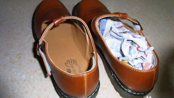 新鞋子有点小夹脚怎么办