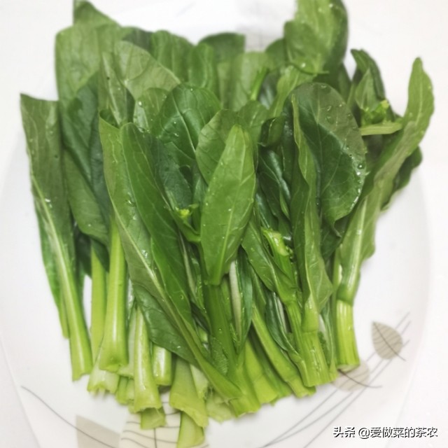 白灼青菜怎么做（掌握好3个小细节白灼青菜更好吃）