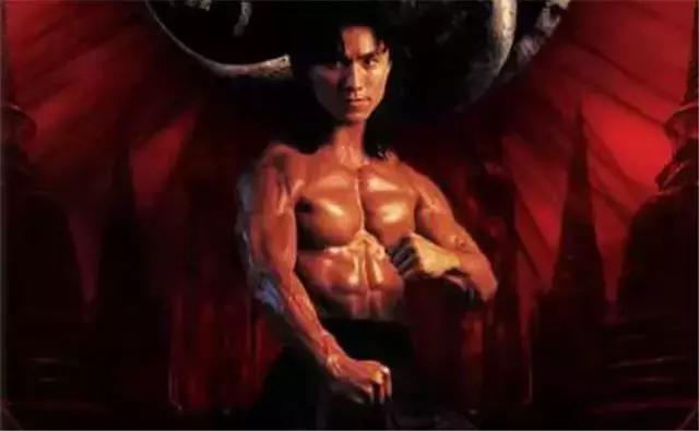 他是武术冠军功夫不输甄子丹，在香港没名气，在好莱坞却大放异彩