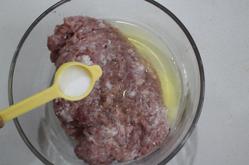 没想到烤箱还有这功能，年货腊肠也能自己做