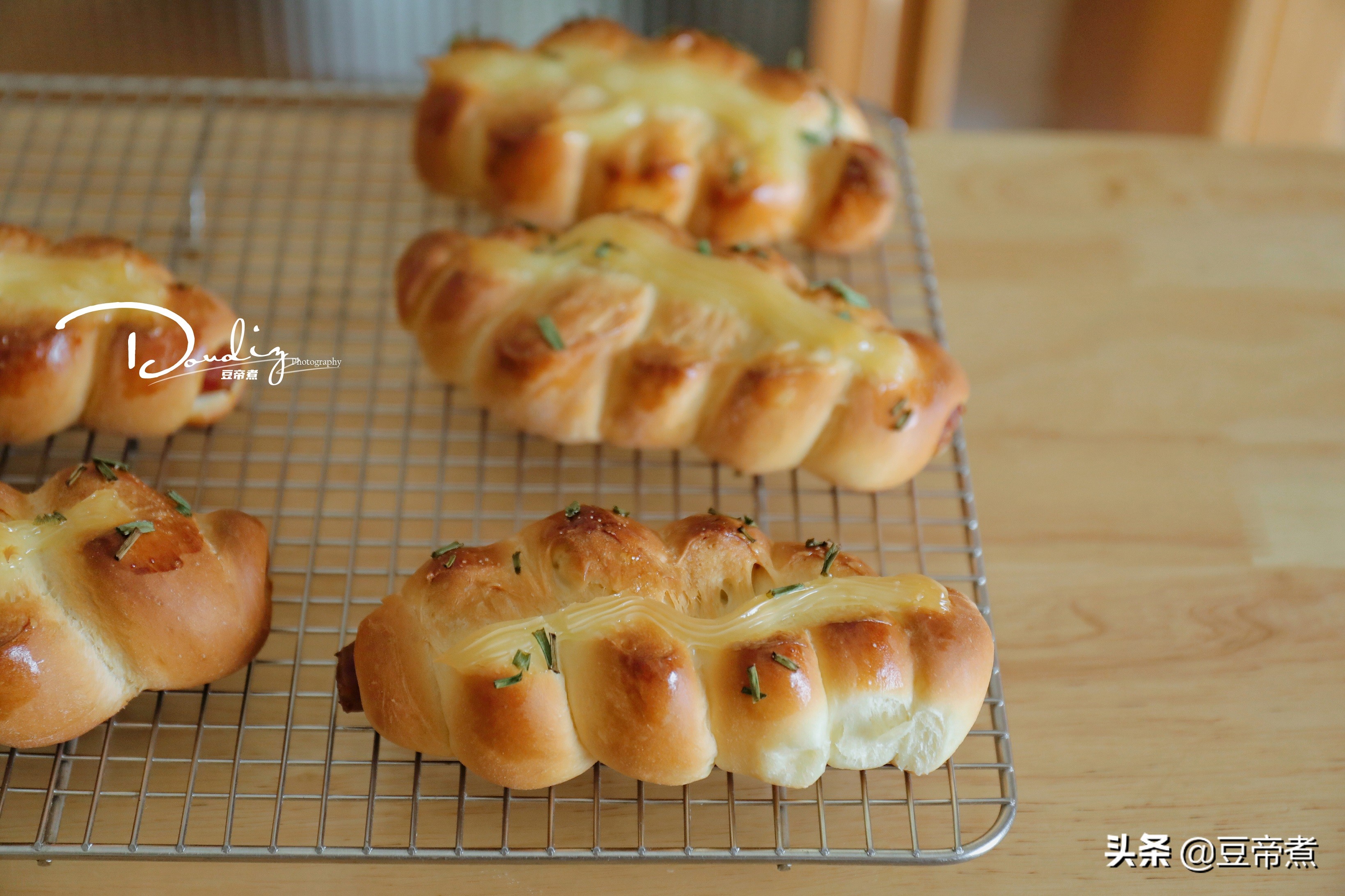 周末不能闲着，给家里小朋友准备的早餐包，味道和口感太好了