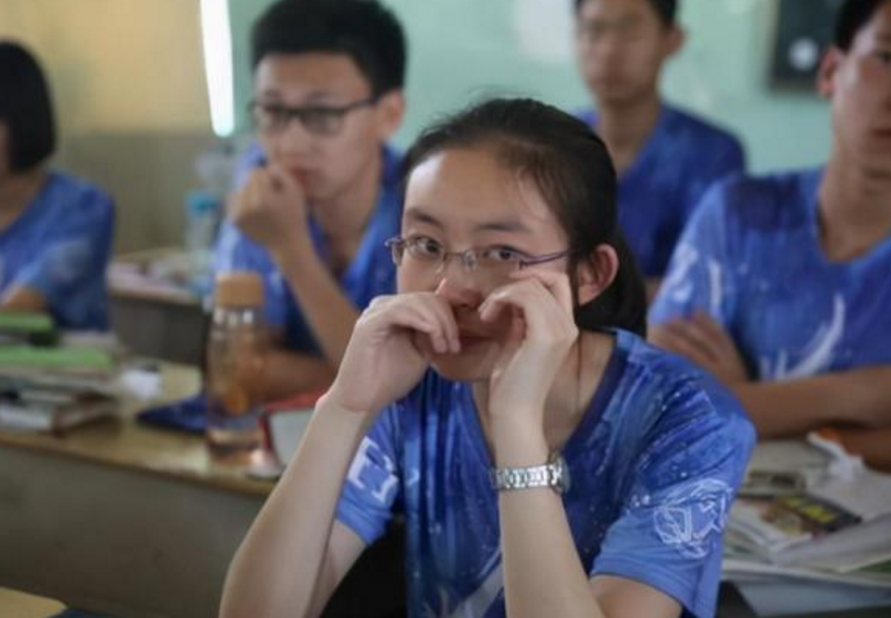 河南高考人数再创新高？复读生“这个数字”让考生慌了，太难了