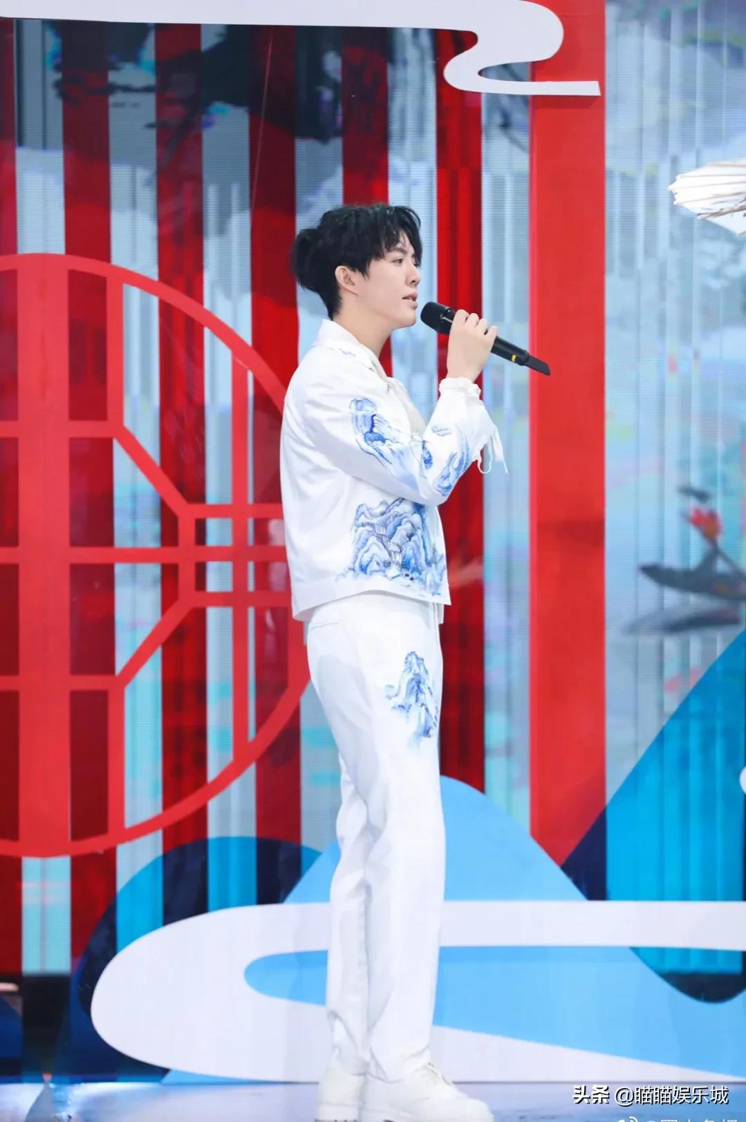 李云迪观众心中的“白月光”，恩师深夜回应：很痛心，很意外