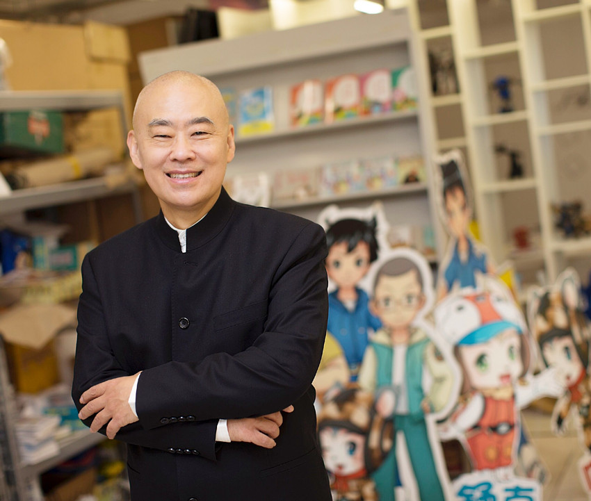 女儿叫郑亚飞,现在已经在国外留学.