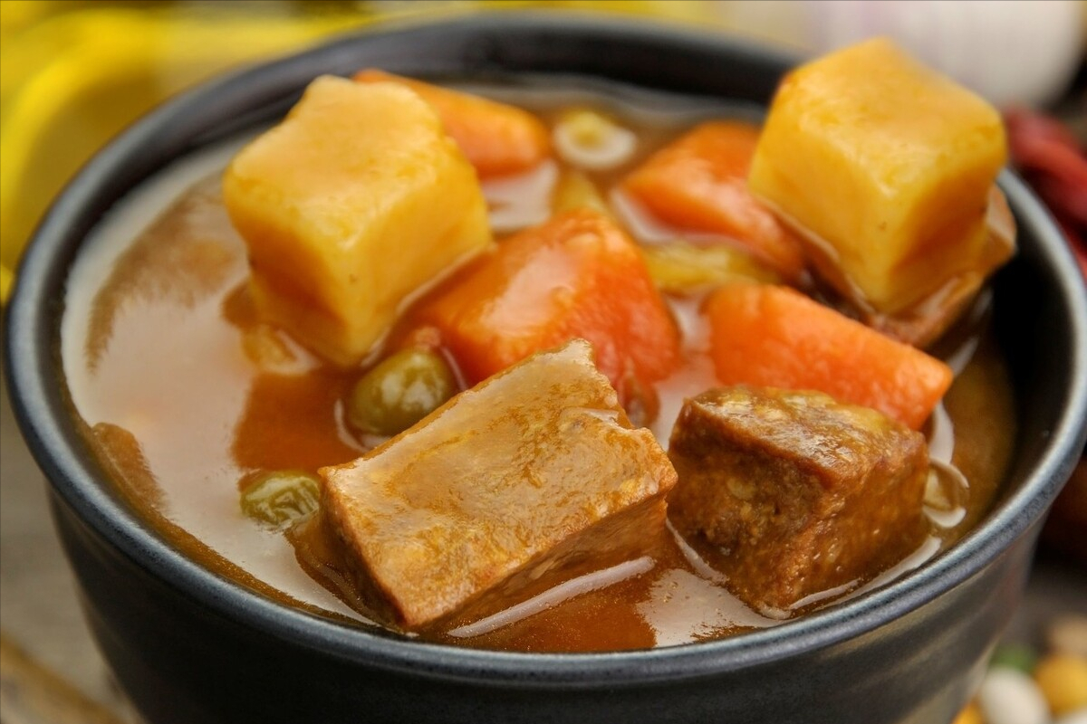 炖牛肉，记住3点小窍门，软烂不塞牙，香嫩没腥味，老人也能嚼动