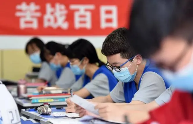 大专毕业不是终点，而是新起点，努力拼搏照样能逆袭人生