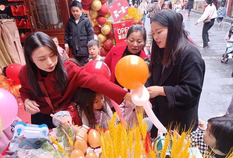 内衣周刊行业资讯|都市新感觉 新店开店又是王炸 首日破万一炮长红