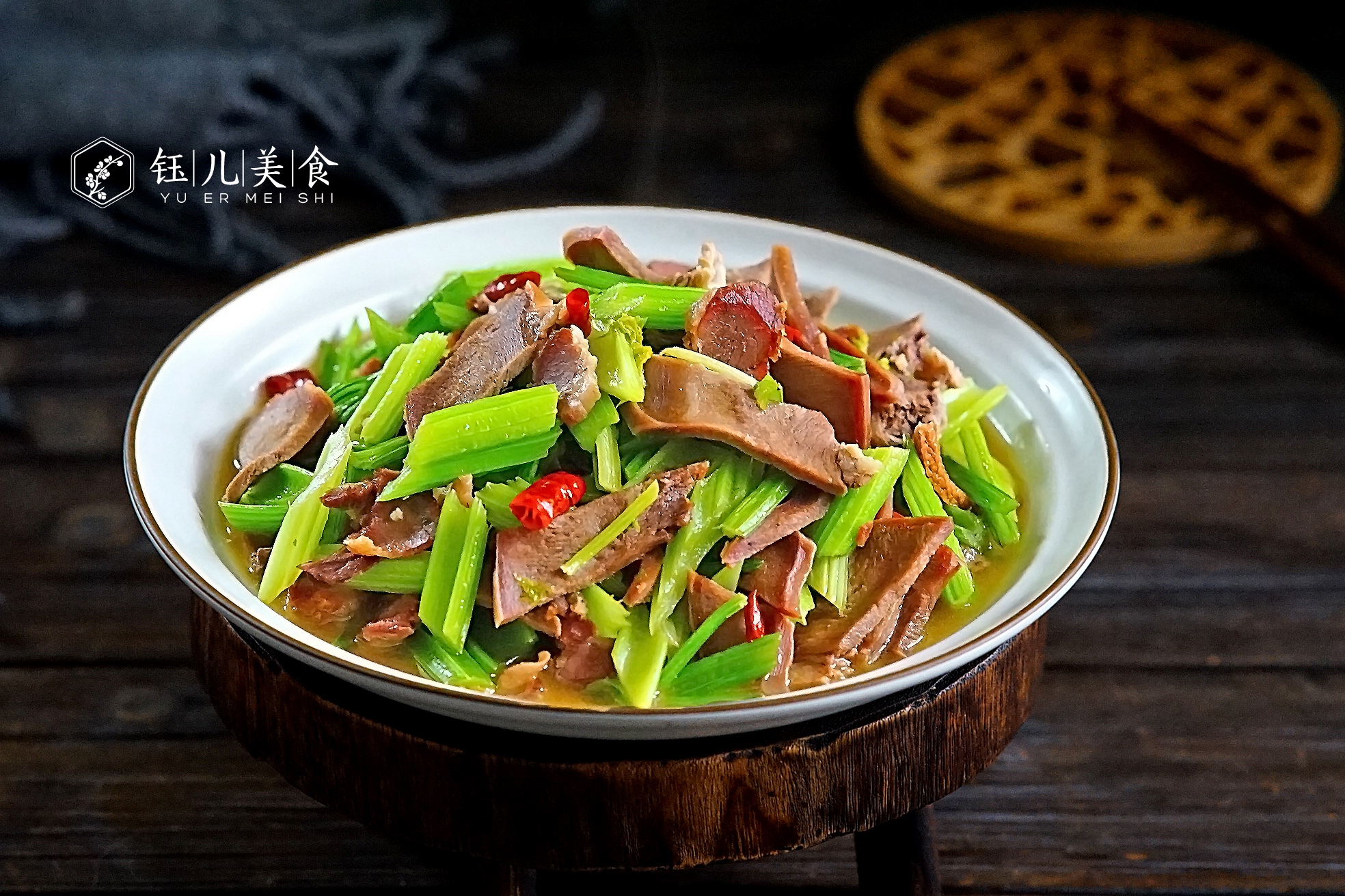 中秋佳节，十道家常菜已备好，简单又美味，团圆饭给全家露一手