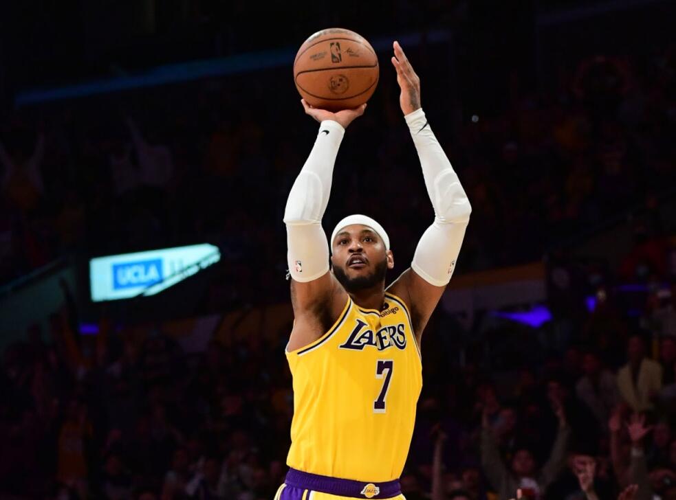 安东尼拯救湖人 冲最佳第六人,詹皇开心庆祝