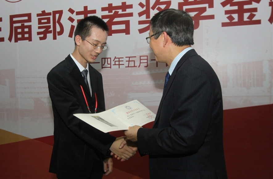 四川天才少年，3年读完中学，14岁699分进中科大，拒美回国