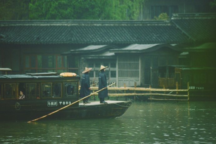 一个人沉默的心情说说，干净唯美，越看越爱