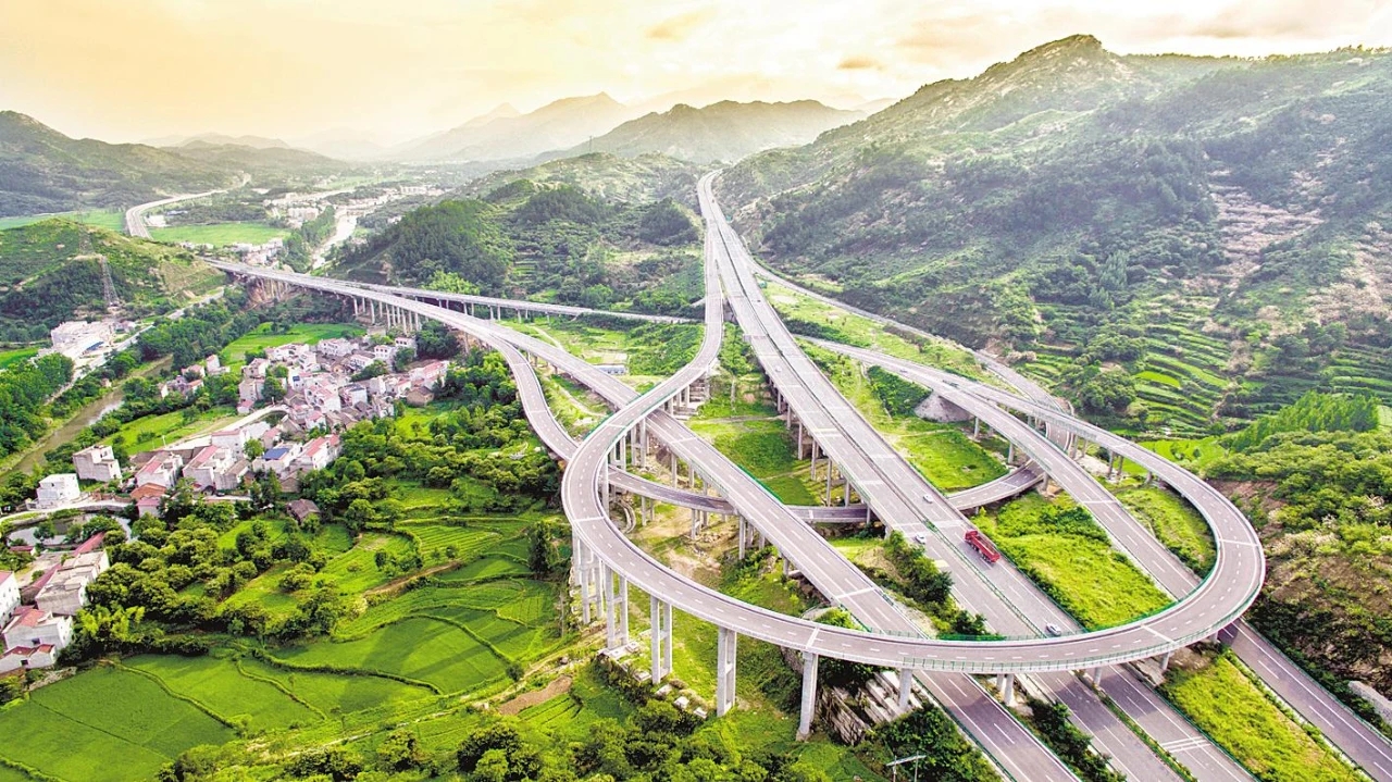 黄冈迎来县域办大学的高潮，有5个县市已有大学，2县市正在谋划中