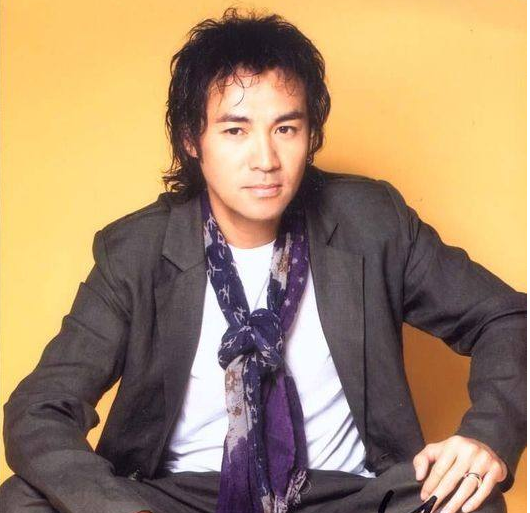 曾是周华健的偶像,在歌坛"叱咤风云"的童安格,这些年去哪了?