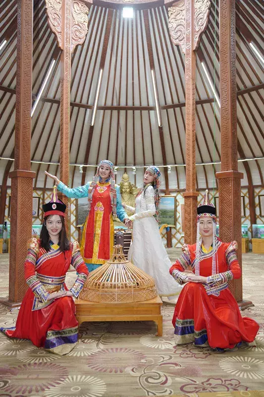 世界旅游小姐畅游巴彦淖尔，美女＋美景，保证让你看花眼