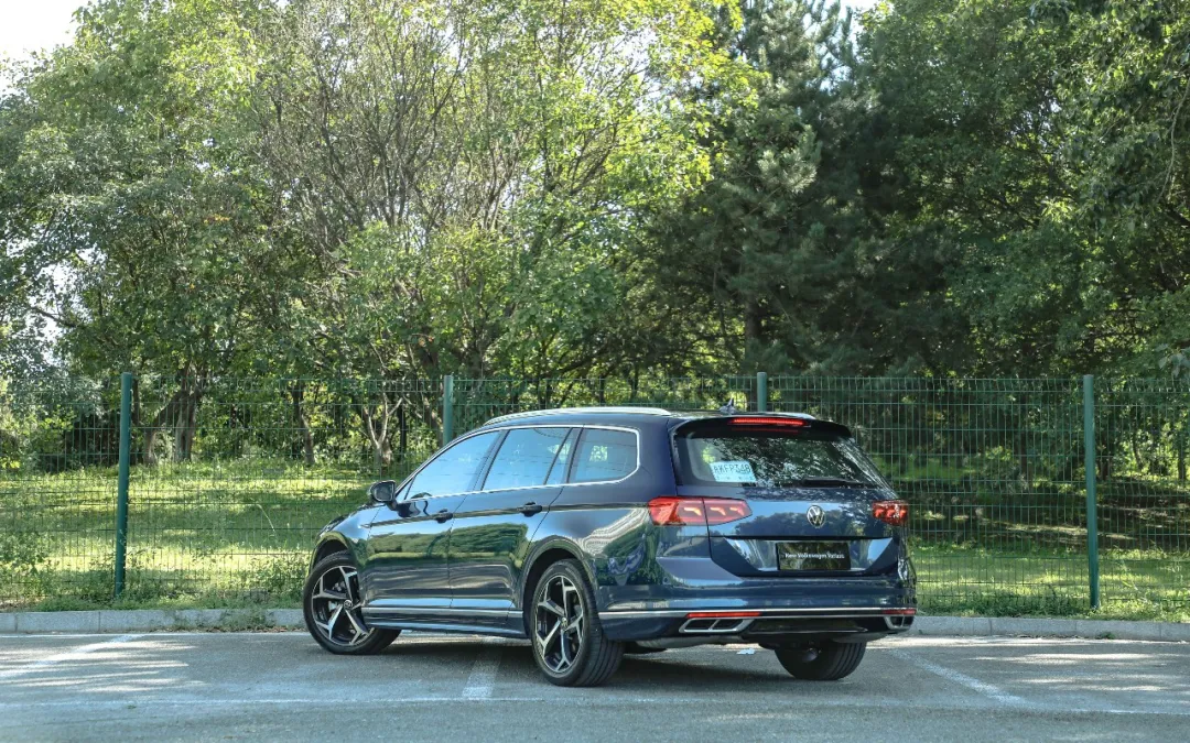 2.0T+DCC可变悬架，比轿车好看，实用性不输SUV