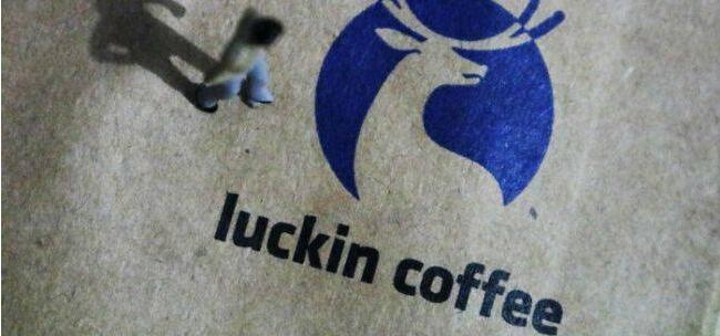 一夜损失10亿美元，瑞幸董事长依旧悠闲发朋友圈，根本不受影响