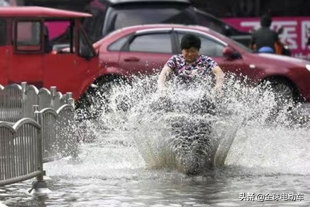 夏季电动车如何保养？淋雨泡水后怎么办？试试用这四种方法