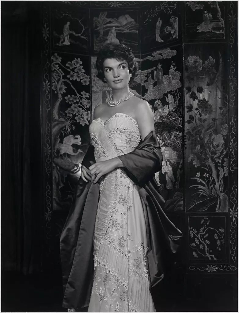 “摄影界伦勃朗”，拍下无数伟大的时代面孔，每一张都充满了故事