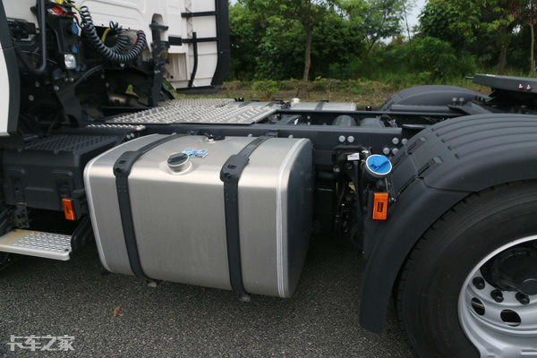 卡车尿素箱装在哪更合适?看看斯堪尼亚是怎么做的