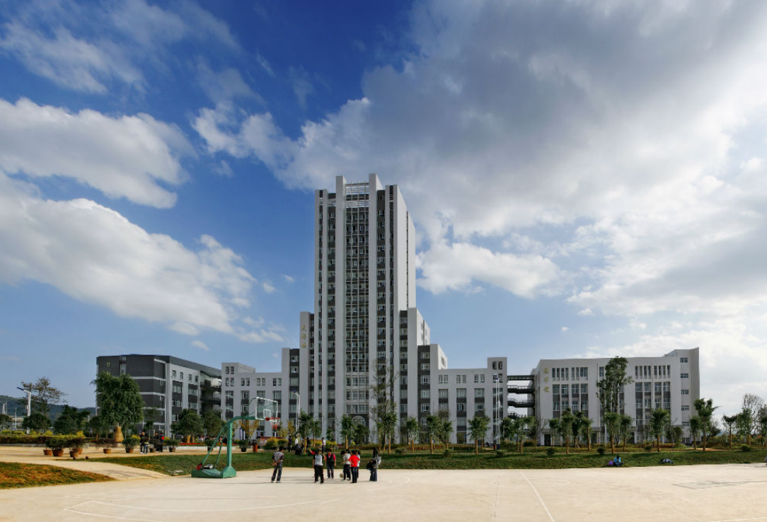 曲阜师范大学，曾寄身于山东师范大学，曾一度代替山东大学