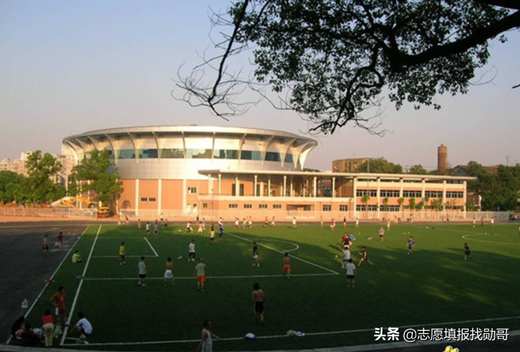 电力强校：东北电力大学VS长沙理工大学，你选哪一个？