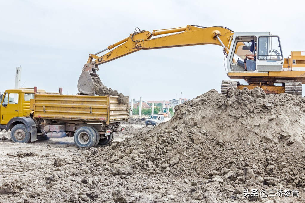 太原三桥挖掘机学校｜怎么选一个可靠的挖掘机学校，六点总结给你