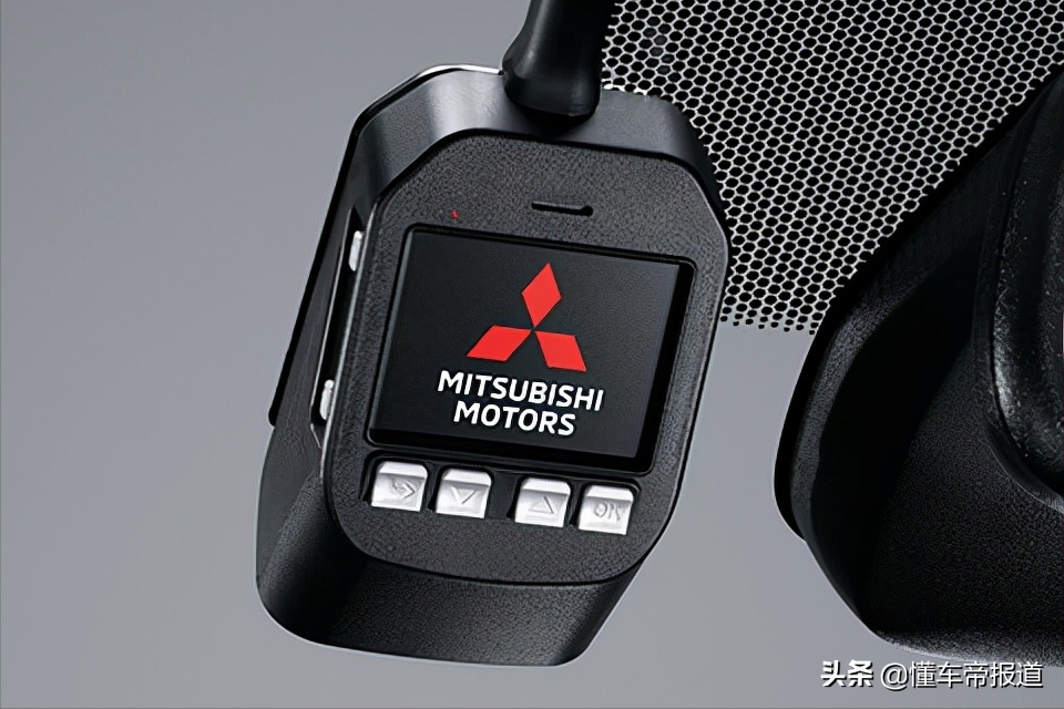 新车 </p><p>　　 约人民币29万起，越野不惧“霸道”，三菱帕杰罗·劲畅特别版