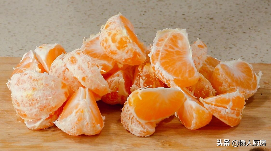 入冬后，碰到酸桔子这样吃，整上20斤，随吃随取，放一冬天没问题