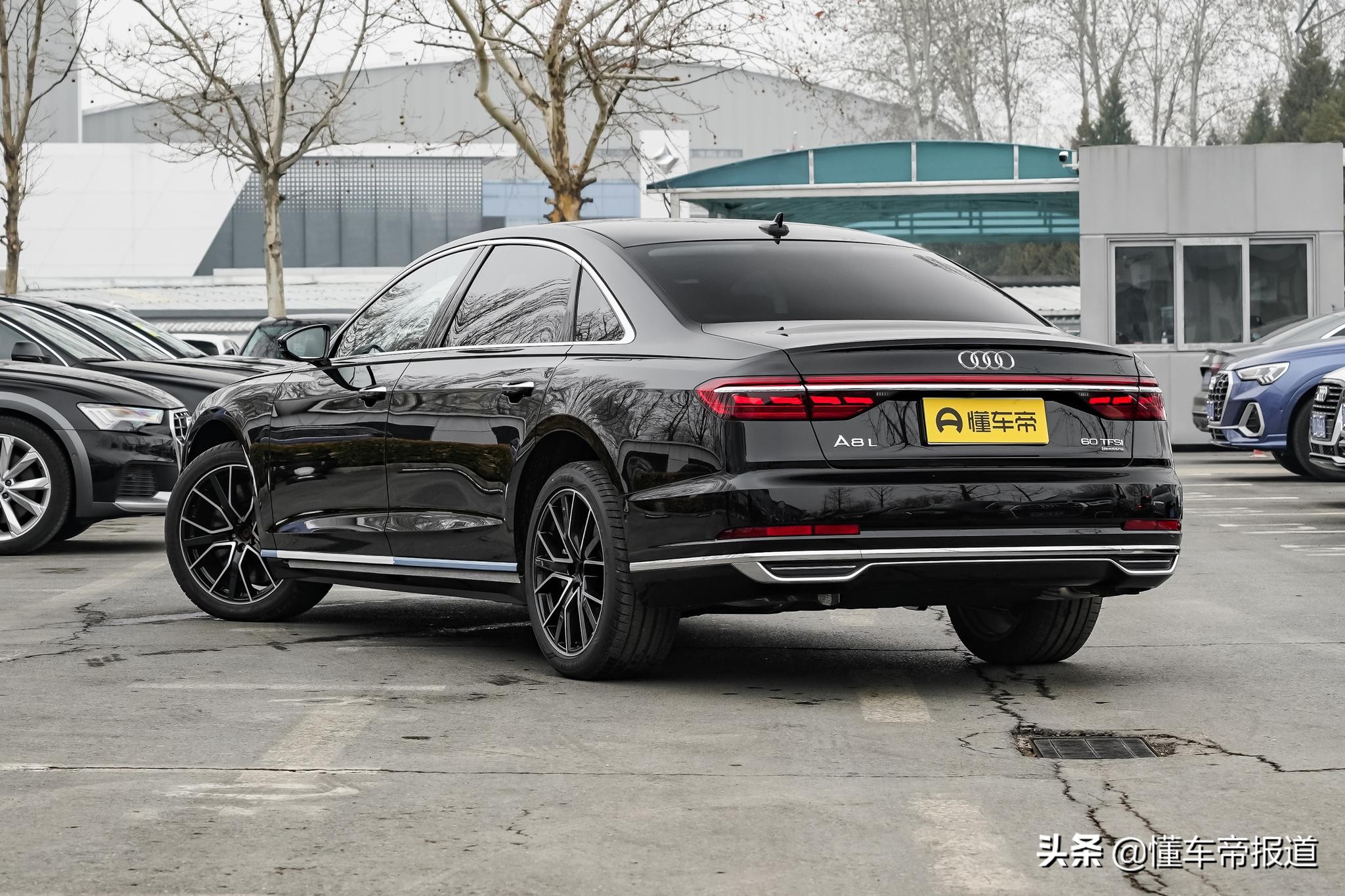新车｜售价近200万，比新S级还多两缸？钱新奥迪A8L V8到店