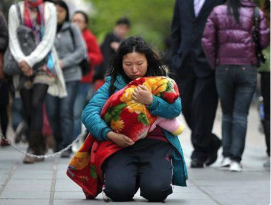 母爱图片(感人落泪的8张) - 赤虎壹号