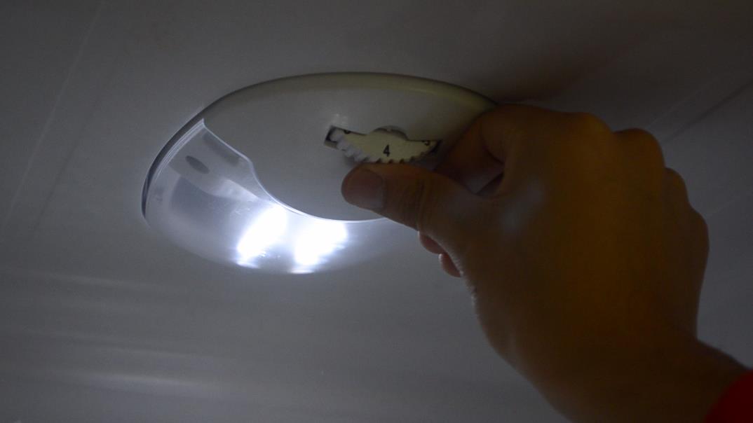 冰箱冷藏室排水孔老结冰怎么办？一个简单的方法，轻松解决，实用