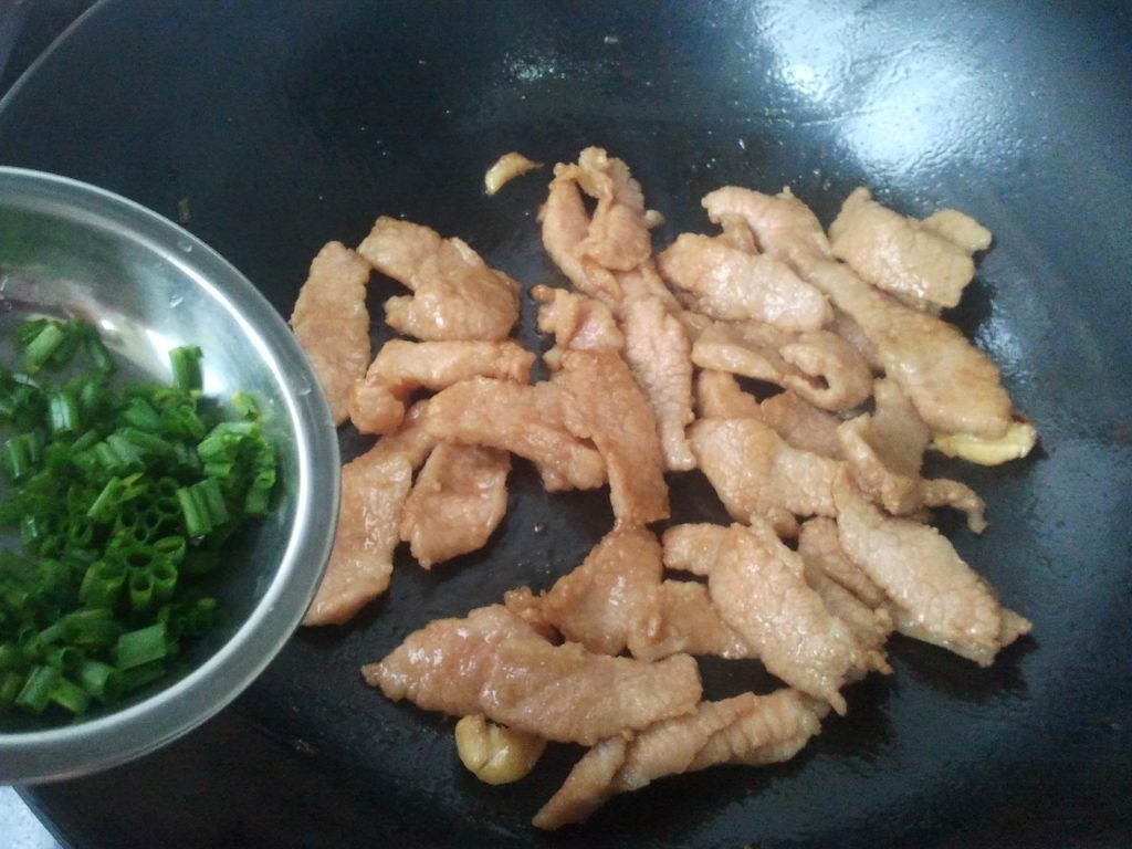 教你两道猪肉干的秘制做（教你两道秘制猪肉干）