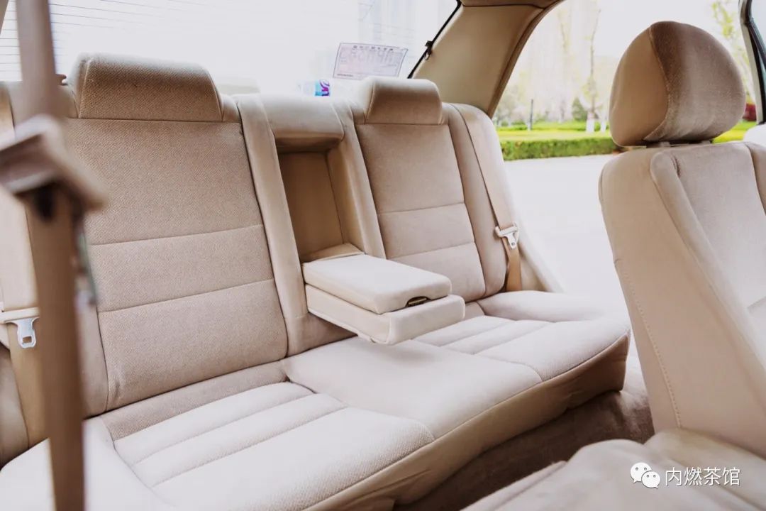 经济适用玩具车-海南马自达323