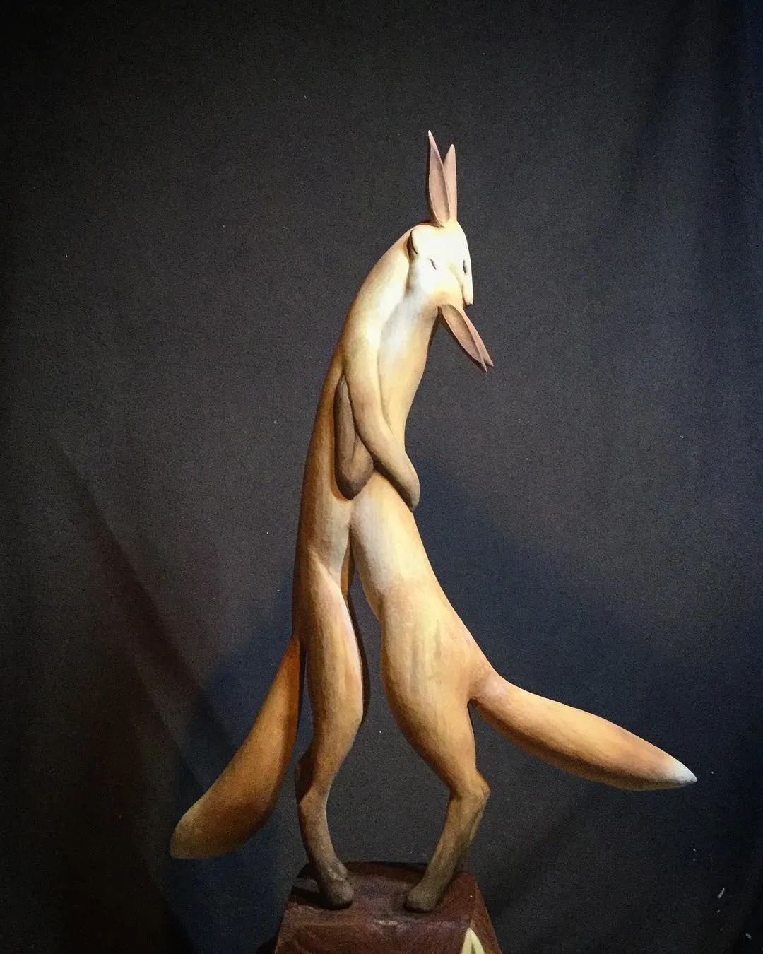 60岁日本老人的“治愈系”木雕，让人直呼“幸福”：太大胆了吧