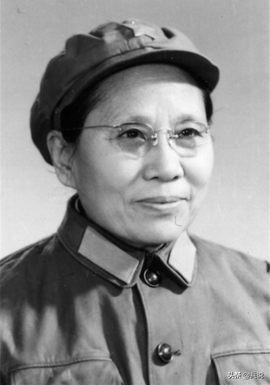 红军卫生部长本应授中将，因两个问题被点名，3年后才补授军衔