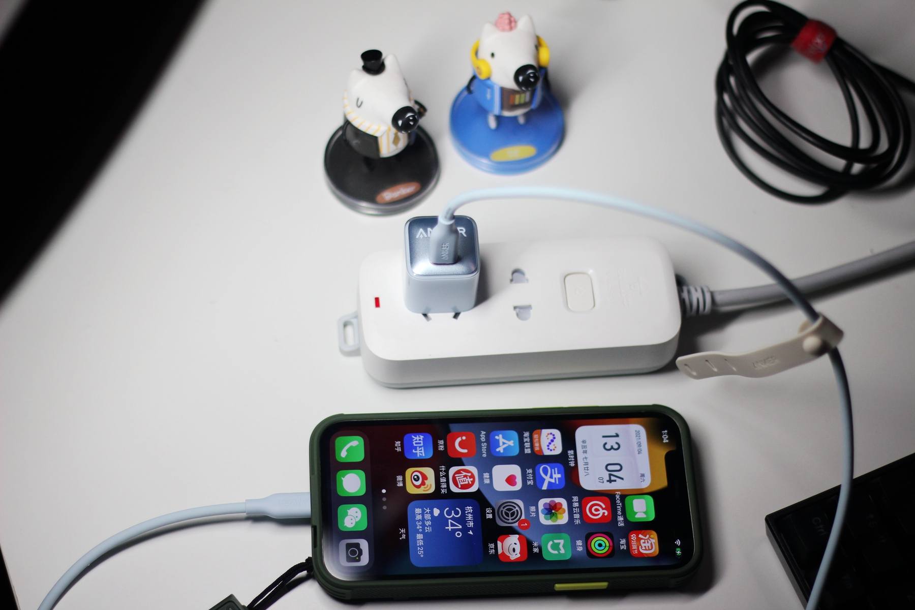 2021年的iPhone安全快充好搭档 - Anker安克安芯充